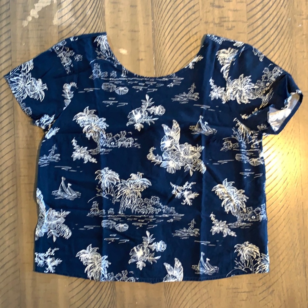 Abercrombie & Fitch Button Back Shirt size XS